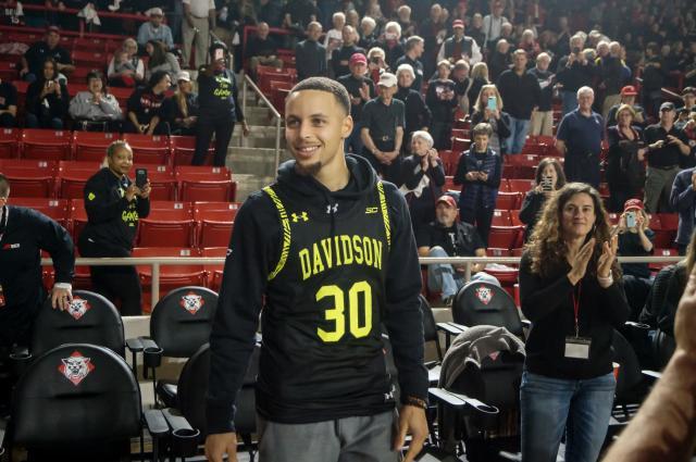 PG模拟器在线试玩-好学生库里今年双丰收：完成学业论文获盛赞